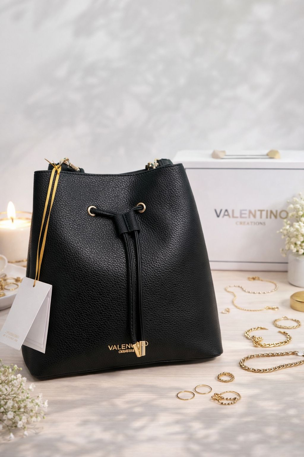 Bolso Valentino bombonera negro piel