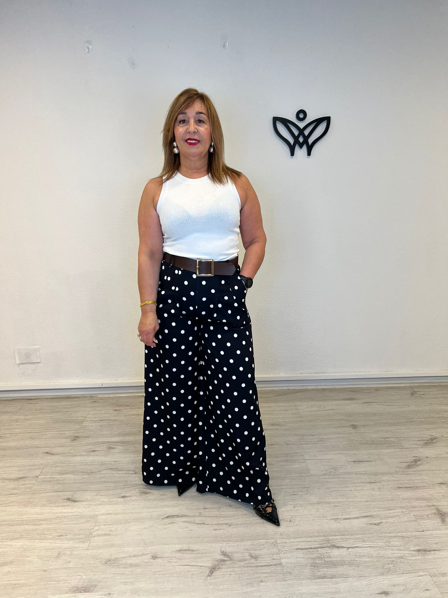 Pantalón palazzo negro con lunares blancos satinado