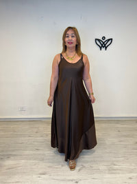 Vestido satinado marrón chocolate largo elegante