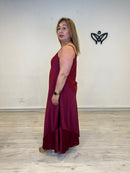 Vestido satinado burdeos largo fluido
