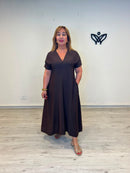 Vestido largo marrón chocolate con escote en pico y bolsillos