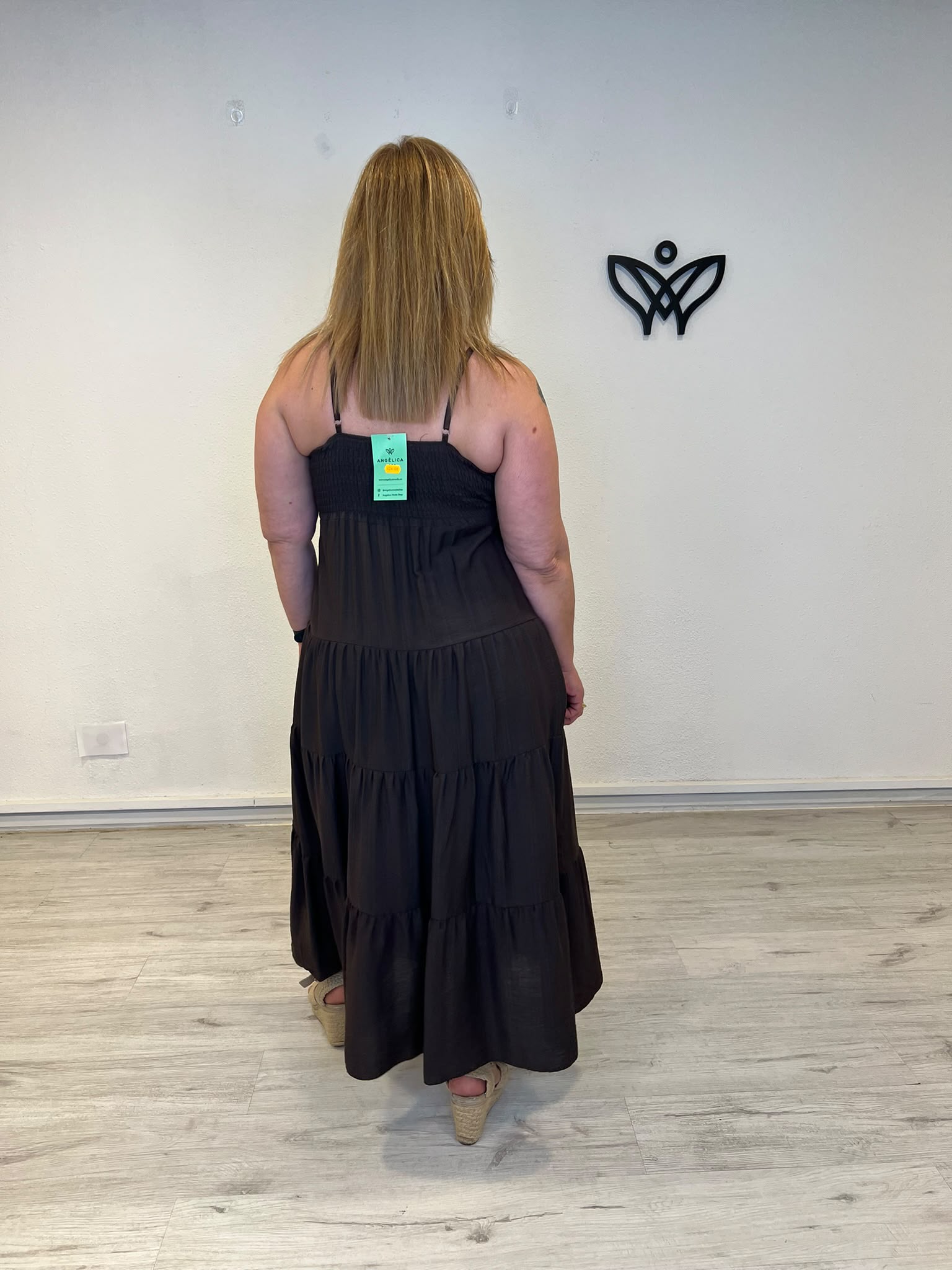 Vestido midi marrón chocolate de tirantes para mujer