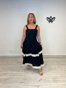 Vestido largo negro con detalle beige de tirantes
