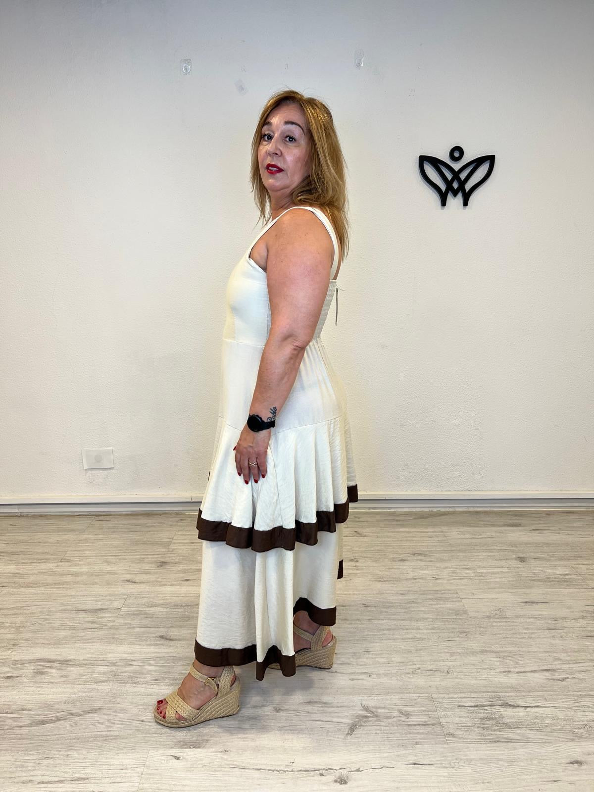 Vestido largo beige y marrón chocolate de tirantes