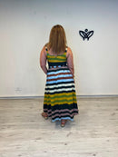 Vestido midi de rayas multicolor en tonos verde militar con bolsillos