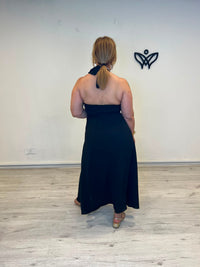 Vestido midi halter negro con detalle dorado