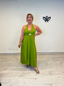 Vestido midi halter verde lima con detalle dorado