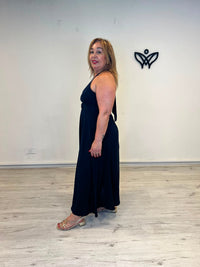 Vestido midi halter marrón chocolate con detalle dorado