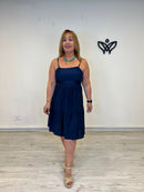 Vestido corto de volantes azul marino con tirantes de bolitas