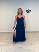 Vestido largo azul marino con abertura y espalda nido de abeja