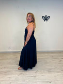 Vestido largo burdeos con abertura y espalda nido de abeja
