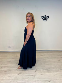Vestido largo burdeos con abertura y espalda nido de abeja