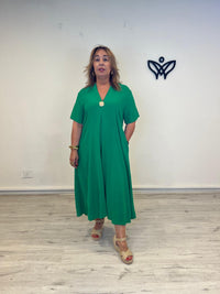 Vestido oversize verde con escote en pico