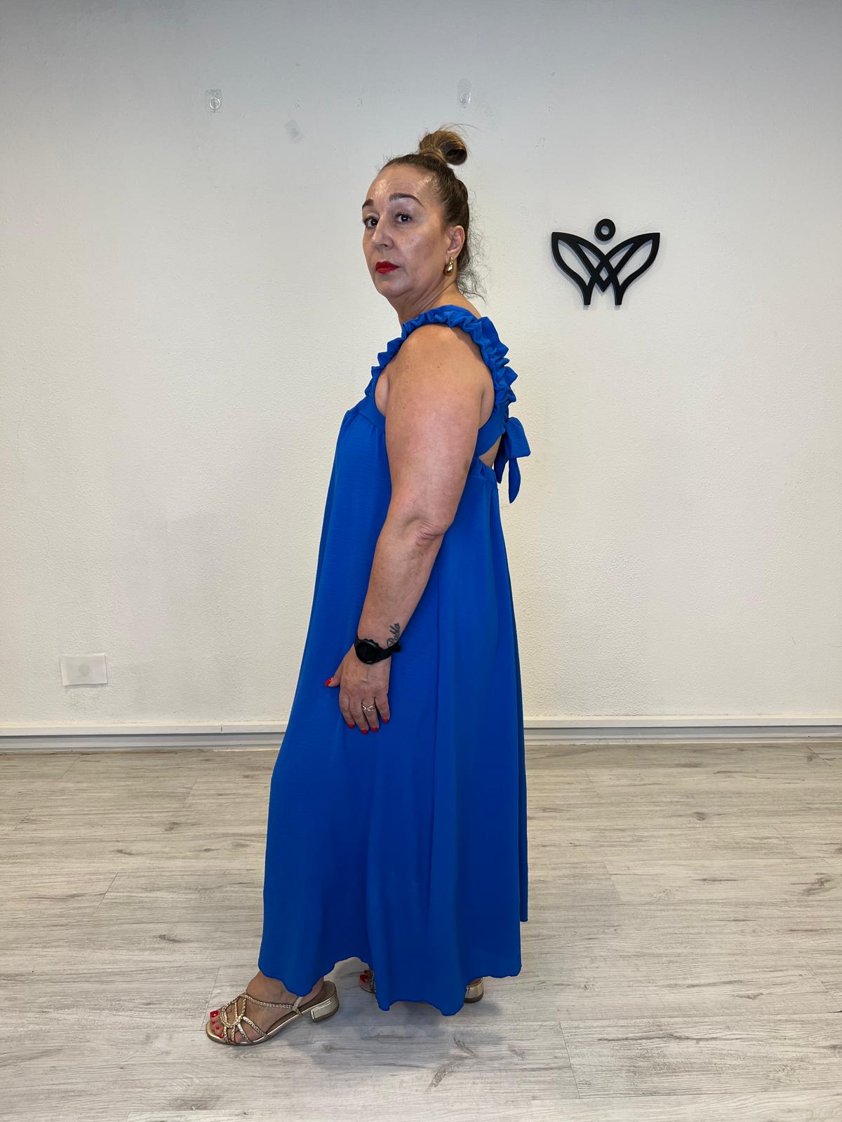Vestido largo azul con escote cuadrado y lazo en la espalda