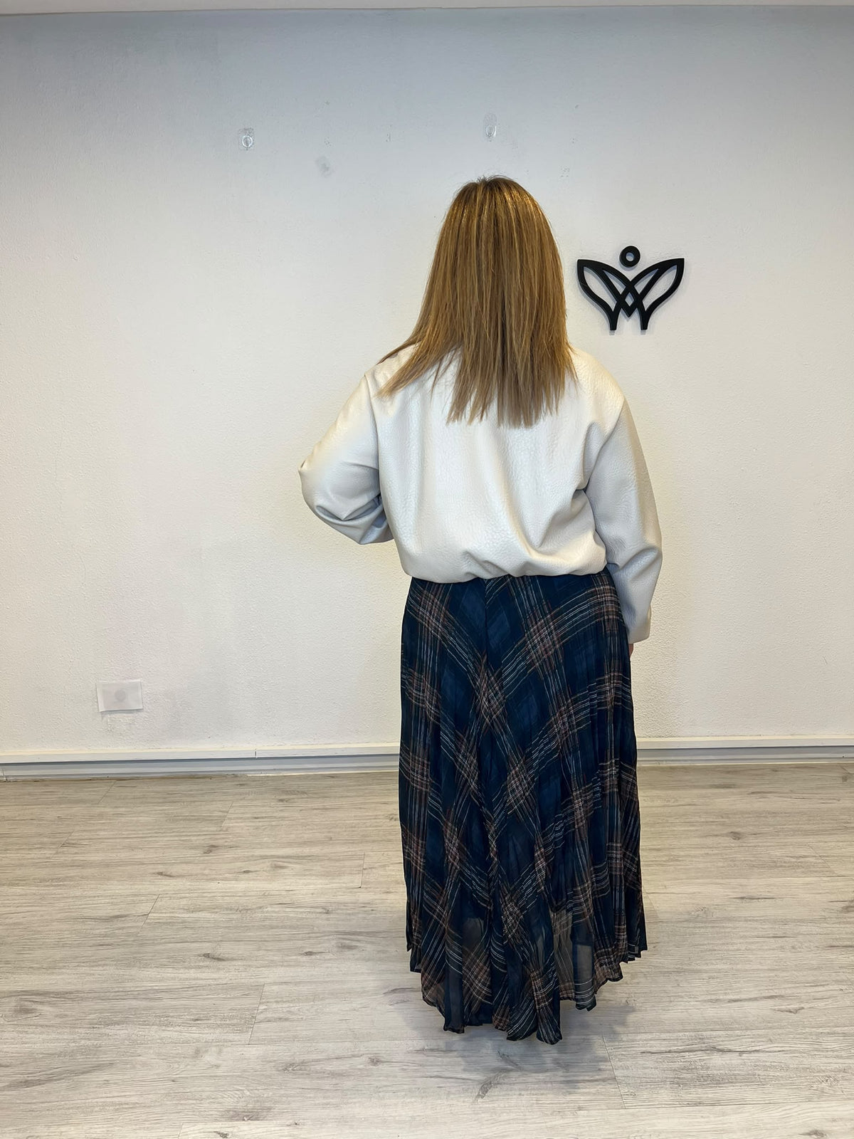 Cazadora bomber beige de polipiel con cremallera