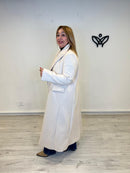 Abrigo de paño largo con solapas corte clásico forrado beis