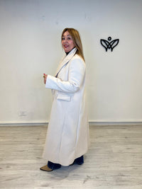 Abrigo de paño largo con solapas corte clásico forrado beis