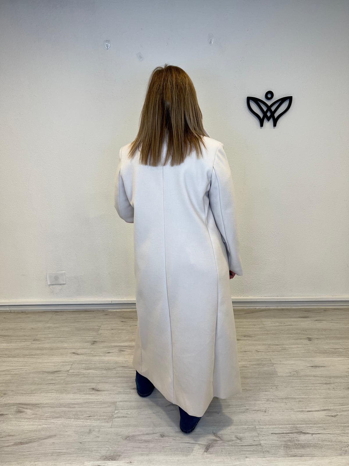 Abrigo de paño largo con solapas corte clásico forrado beis