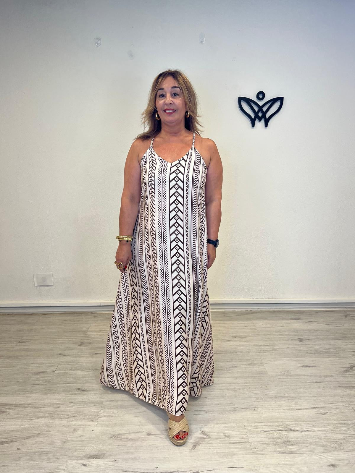 Vestido largo étnico beige de espalda nadadora