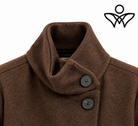 Chaqueta corta de paño marrón chocolate con cuello mao y botones