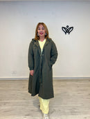 Trench gabardina verde militar con capucha y cremallera