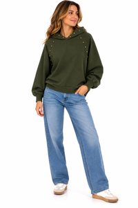 Sudadera de mujer verde militar con capucha y tachuelas doradas