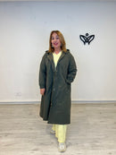 Trench gabardina verde militar con capucha y cremallera