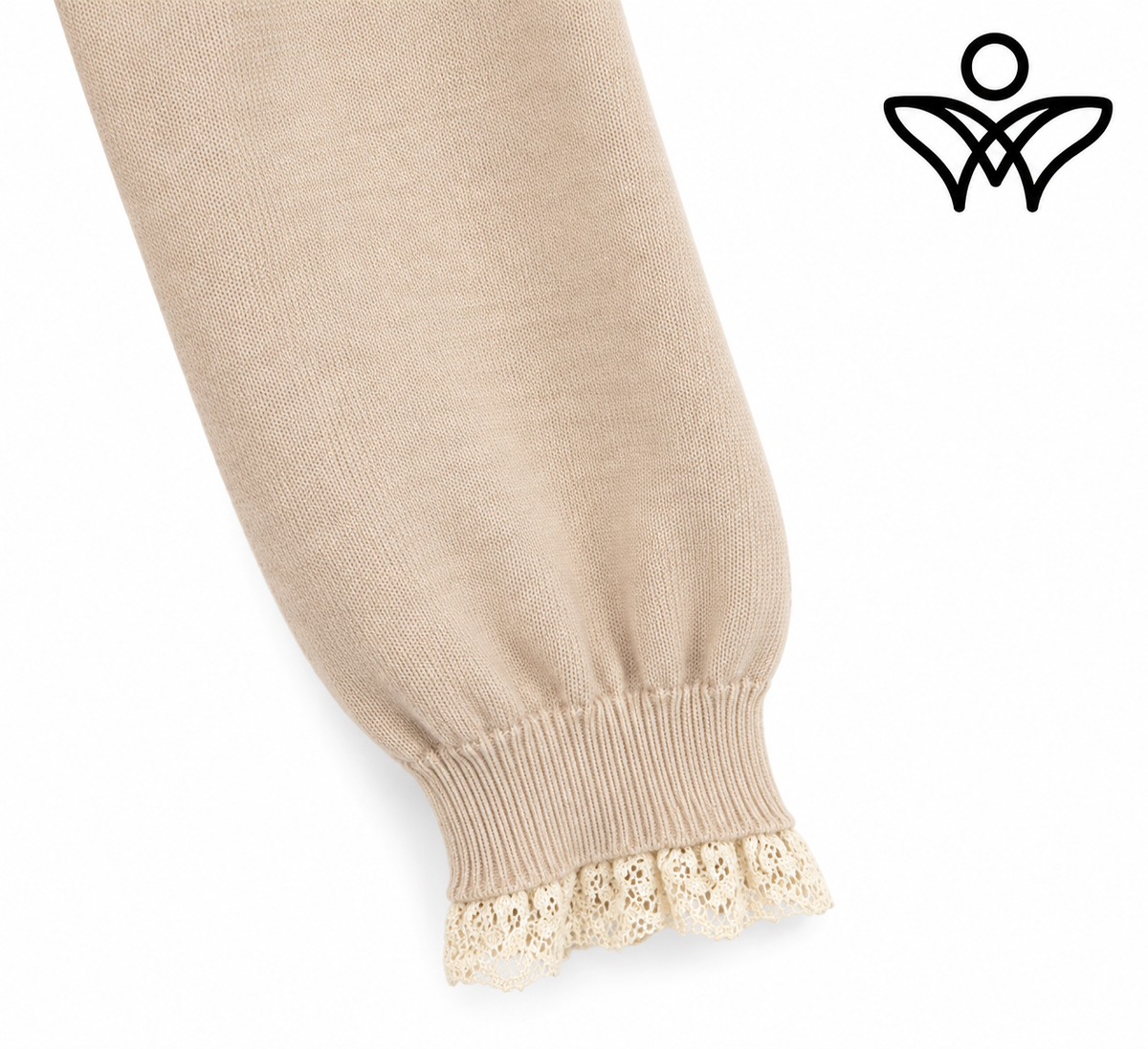 Jersey beige de punto suave con puntilla en cuello y puños