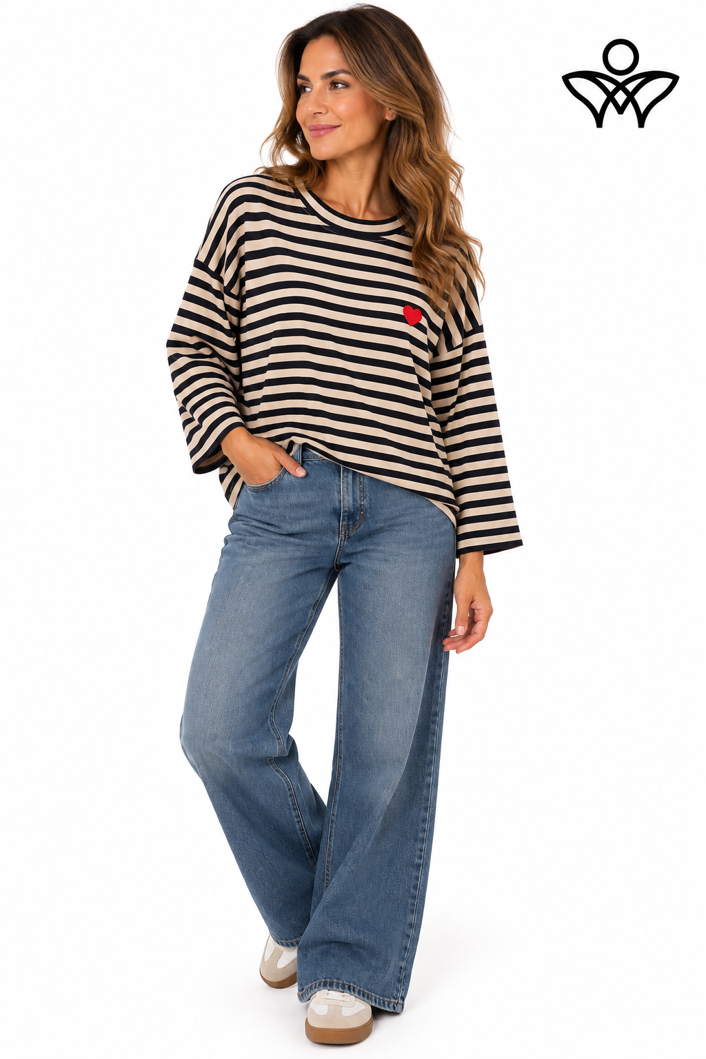 Sudadera de rayas beige y negras de mujer con corazón rojo