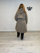 Trench gabardina beige con capucha y cintura ajustable