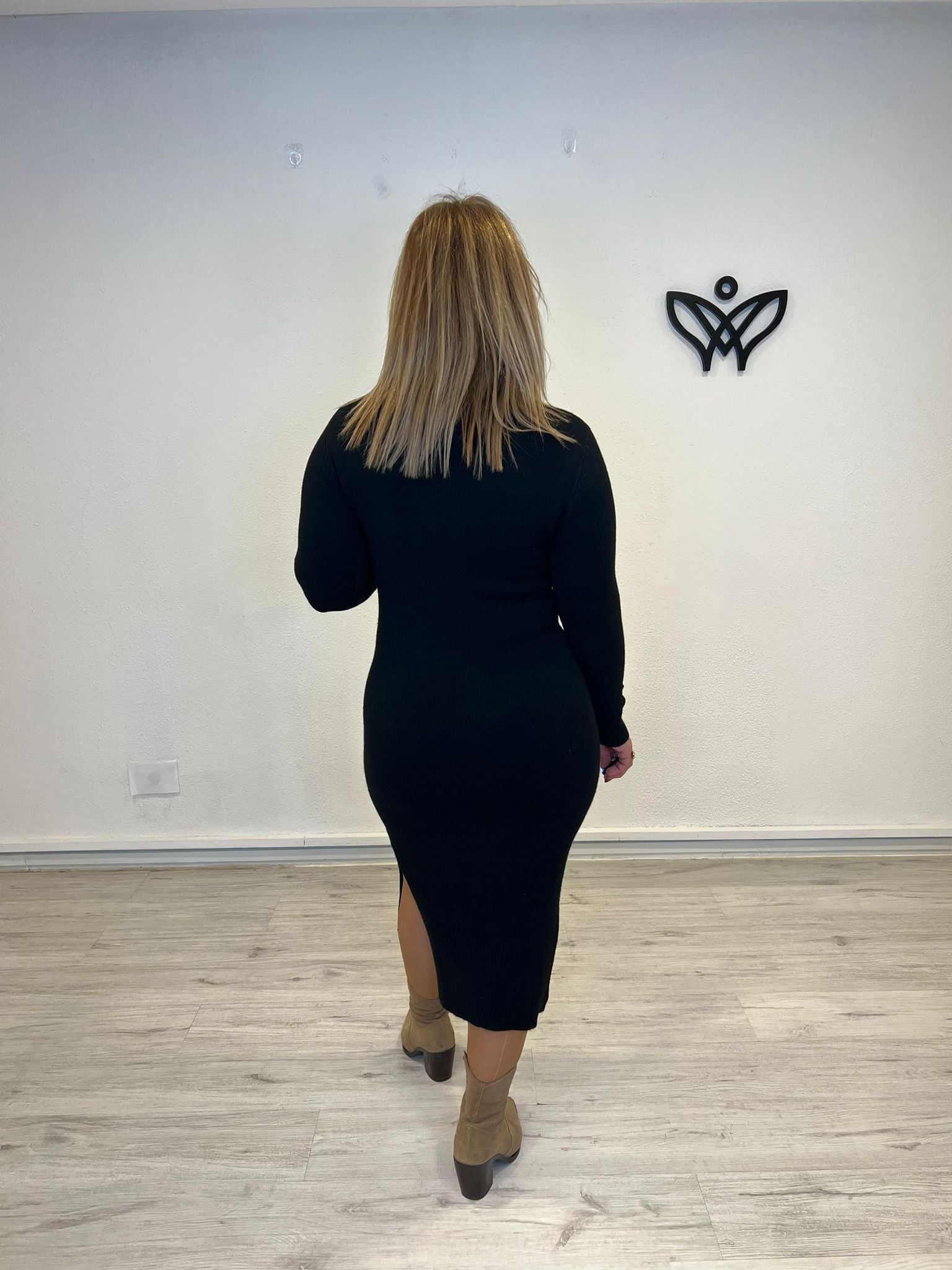 Abrigo pelo largo forrado de corte clásico con solapas marrón chocolate