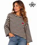 Sudadera de rayas beige y negras de mujer con corazón rojo