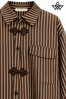 Camisa marrón chocolate y beige de mujer con rayas y botones con detalles