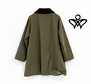 Chaqueta parka verde militar con cuello de pana marrón chocolate