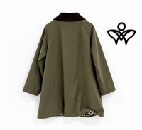 Chaqueta parka verde militar con cuello de pana marrón chocolate