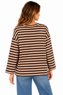 Sudadera de mujer a rayas beige y marrón chocolate con corazón rojo