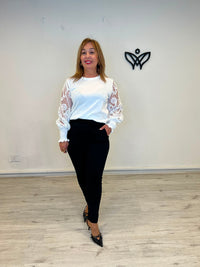 Pantalón negro elástico de tiro medio