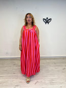 Vestido largo de rayas rosa y naranja con espalda de lazo