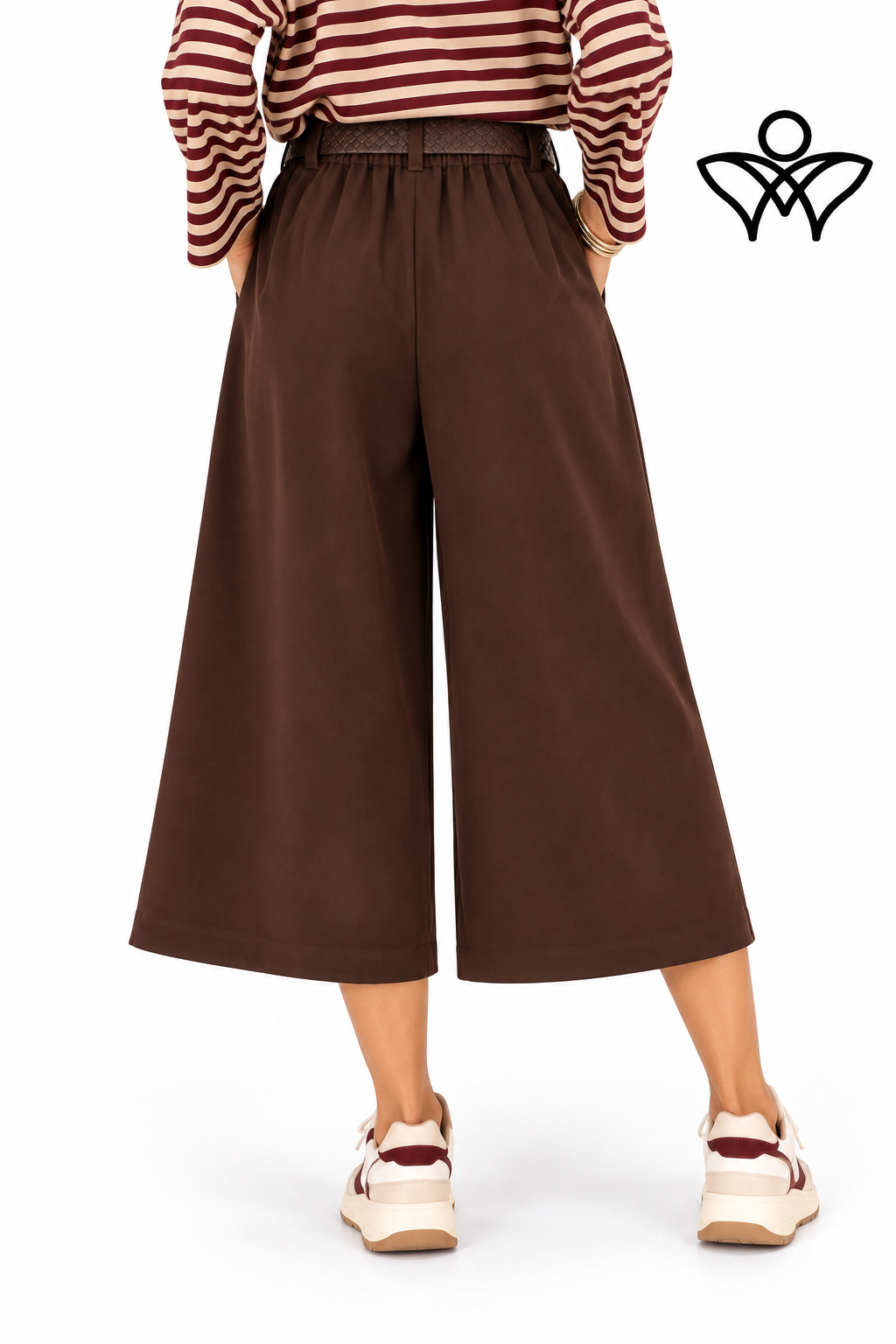 Bermuda pantalón ancho marrón chocolate de paño con cinturón