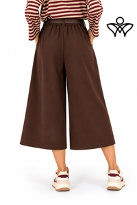 Bermuda pantalón ancho marrón chocolate de paño con cinturón