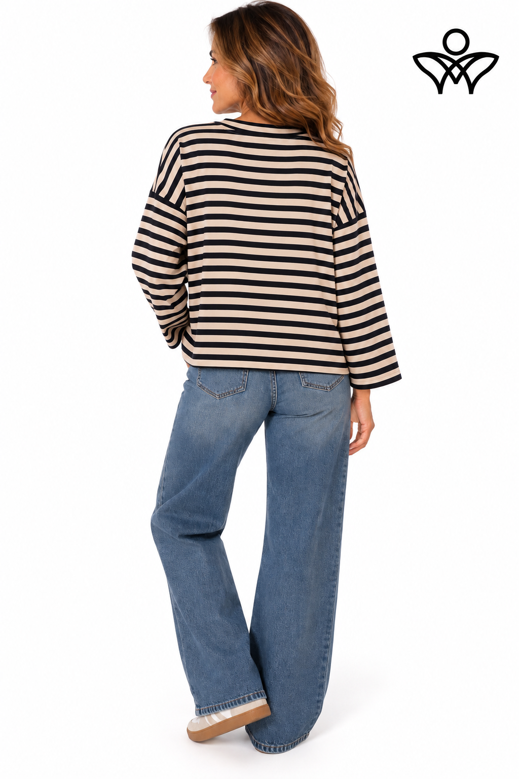 Sudadera de rayas beige y negras de mujer con corazón rojo