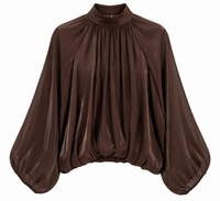 Blusa satinada marrón chocolate de cuello perkins y manga abullonada
