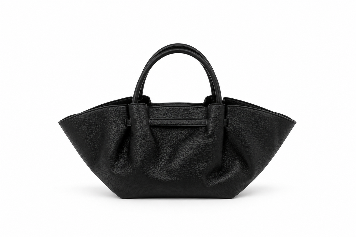 Bolso de mujer negro de polipiel con forma de abanico y detalle dorado