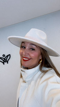 sombrero mujer en beis