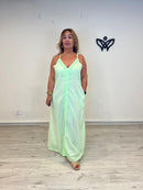Vestido largo verde agua con escote en pico
