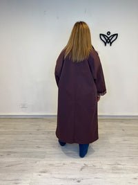 Trench gabardina oversize burdeos con detalle de cuadros