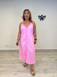 Vestido largo rosa flúor con escote en pico
