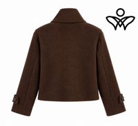 Chaqueta corta de paño marrón chocolate con cuello mao y botones