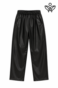 Pantalón de polipiel negro de corte recto con bolsillos
