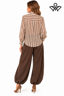 Camisa de gasa marrón y beige de mujer con rayas y lazo